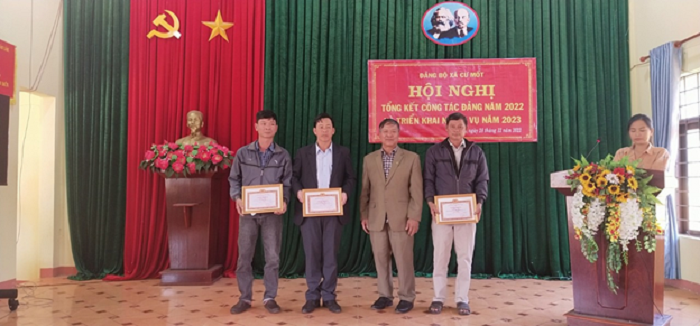 Dang uy xa Cu Mot to chuc Hoi nghi tong ket cong tac Dang nam 2022 2